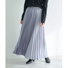 サテンプリーツスカート