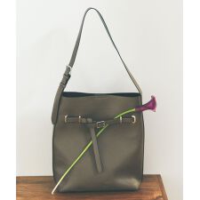 【A4対応】ベルトデザインワンハンドルショルダーバッグ