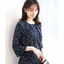 オフオン(OFUON)の総柄フレアースリーブブラウス/洗える/WEB限定サイズあり