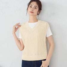 Ｖネック透かし編み　ニットベスト