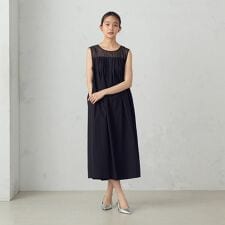 コットンナイロンストレッチタイプライター　ノースリーブワンピース