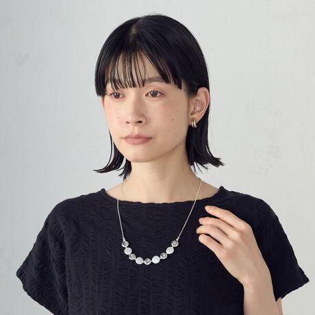 [^ԁF12-86AM07-205]sfUCtтȎp[ƃ^bN{[̑gݍ킹ŁAJWAȃX^Cɂ₷p[lbNXłBXChŃ`F[̒͒߂ł̂ŁÂ݂gbvX̃fUCɍ킹ĒV[gA~fBAAOɕς̂|CgłIƂĂŷŃXgXȂg܂BXCh{[XChہAp[cẴXCh͂Bp[c\܂BXChۂ̓XCh{[wŌŒ肵ԂŁAȂׂXCh{[ɋ߂R𐂒ɈăXChĉBsfށtƂĂyANgpĂ܂(p[E^p[c)B߂yȃXCh{[̃AWX^[BVo[̃J[̓zCgVo[ɂAiȕ͋CɎdグĂ܂Bcccccccccccccccc򊴁FAWX^[FȂ(XChjcccccccccccccccc