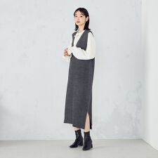 Ｖネック　ニットワンピース