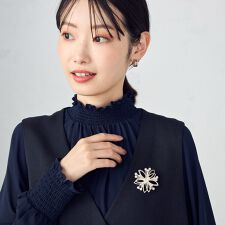 フラワーブローチ
