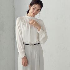 【宮城舞さん着用】ポリエステルジョーゼット シャーリングブラウス