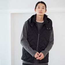 コムサイズム(COMME CA ISM)のシームレス  ダウン フードベスト