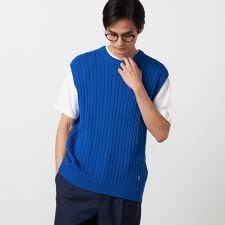 ケーブルニットベスト