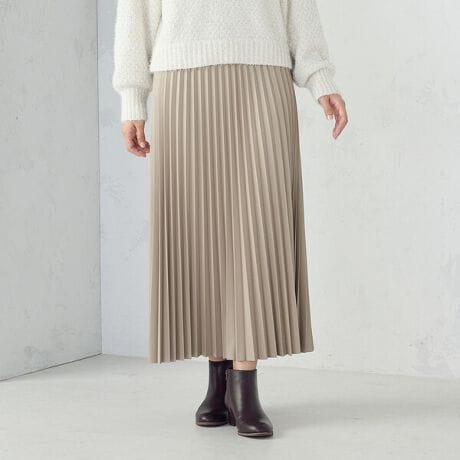 ベージュ系　薄茶色系　BEIGE