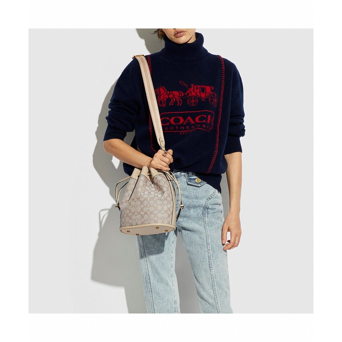 フィールド バケット バッグ シグネチャー ジャカード | コーチ(COACH ...