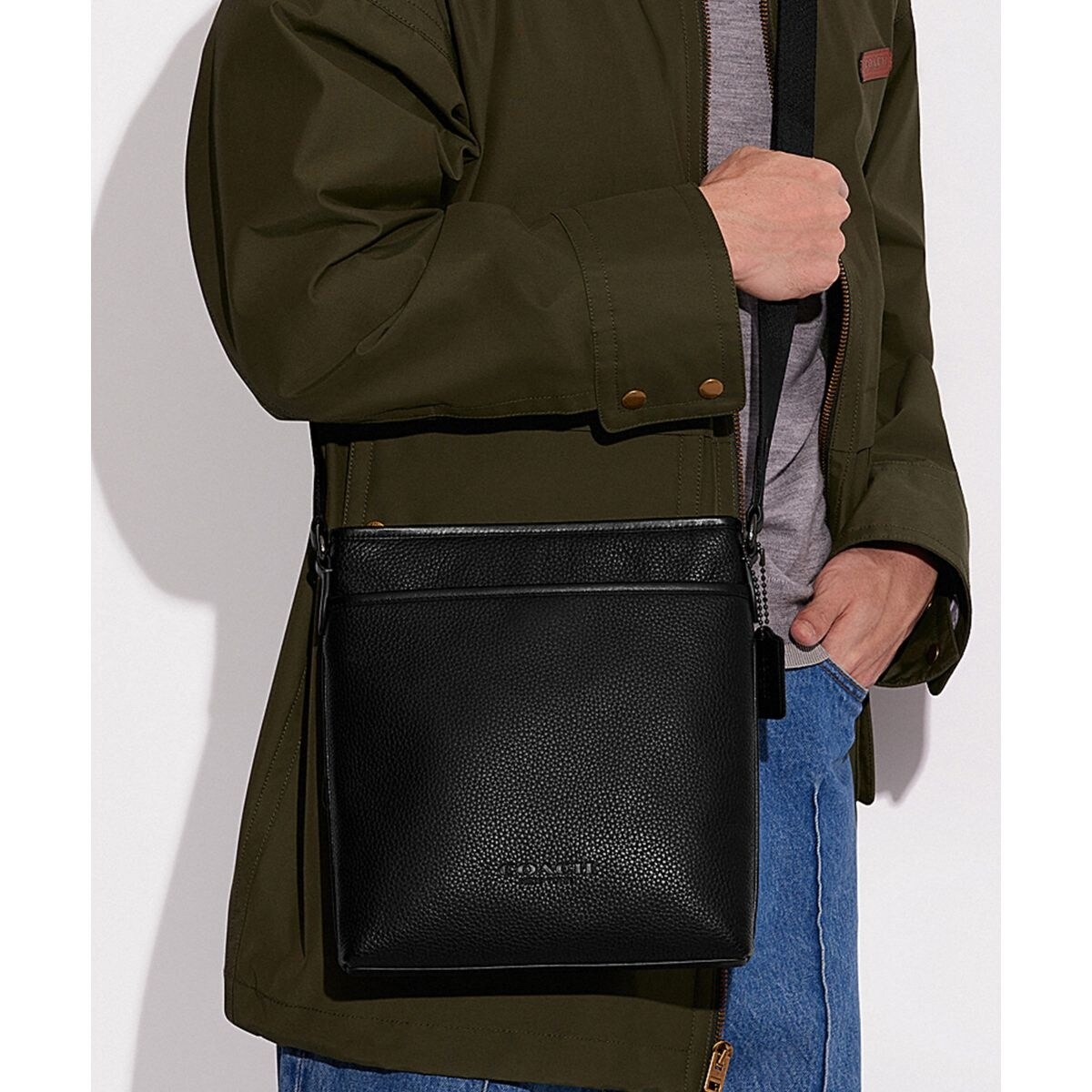 メッセンジャーバッグ(斜めがけ)2Way【COACH/コーチ】CC110 BLK ...