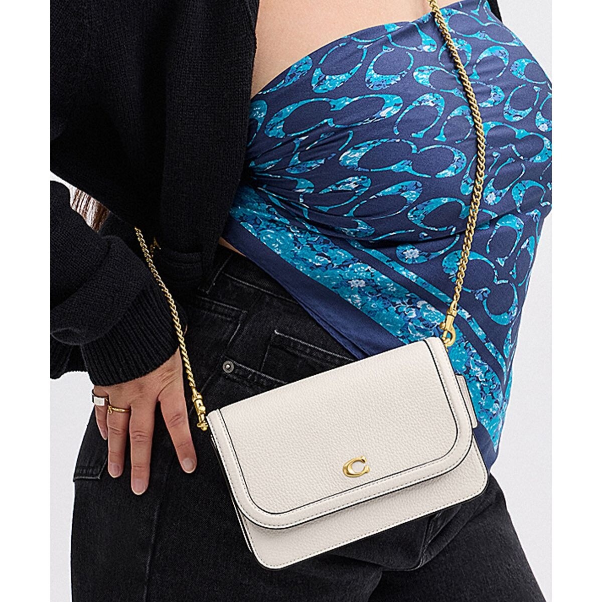 自分へのご褒美に】Coach チェーンリンク クロスボディバッグ 自分へのご褒美に】Coach チェーンリンク クロスボディバッグ