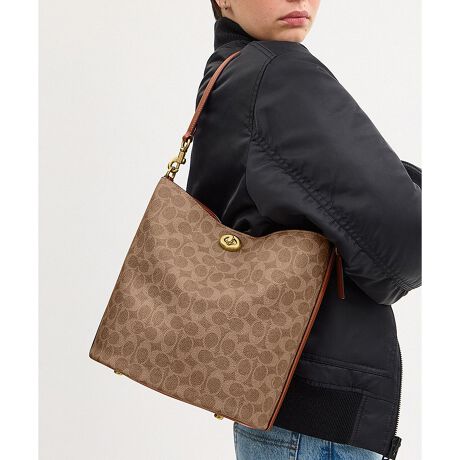 [^ԁFCW882 B4XHG]EBE \tg oPbg obOEVOl`[ LoX傫AȂTCỸEBEBKi𐮓ڂĎ^ׂAql̃j[Y\tg oPbg obOłBVOl`[ R[ebh LoXƃt@Ch J[t U[ŎdĂobÓA11C`iPad ProⒷzTCYB2̃I[v|Pbg̒ɂ͋MdiWbv|PbgtB悤ȃC̃oPbg X^CɁAʂ̃R[`́gCh̃^[bNgяoɂ܂BnhobOɂAV_[obOɂANX{fBɂȂ3WAYdlłBy؃u U[ɂāzŐV̋ZpgpNȂ߂Ɗ痿߂ŎdグA؃uG{XH{Rō̂vBN₩ȐFłBϋvAƉꂪڗɂ㎿ȑfނłBEuh̊młNtg}VbvŎdグnhobOEVOl`[ R[ebh LoXAt@Ch J[t U[EɃXibvt|PbgEɎd؂Wbv|PbgE^[bNAXibvJAntEO\nhA{̂܂ł̒28cmEO\XgbvA{̂܂ł̒54.5cmi|΂ߊ|2WAYdljEe x 4Ec26.5cm x 28cm x }`16cmE11C`iPad ProAz܂Ŏ[\gp̃p\RX}[gtH̉ʐݒ@ɂۂ̃J[ƈقȂČꍇ܂B