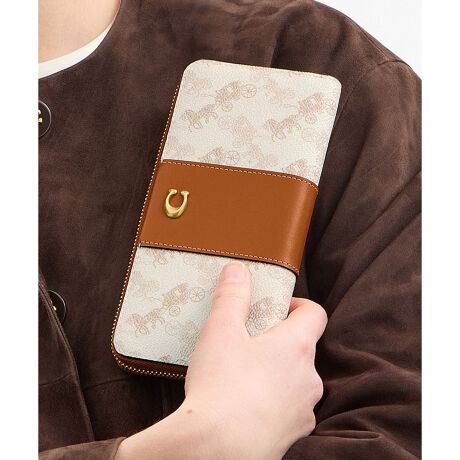 [^ԁFCAN81 B4RGL]GbZV X AR[fBI Wbv EHbgEz[X Ah LbW vgACRjbNȃz[X Ah LbW̃fW^ vebh U[ƃt@Ch U[ŎdĂzBJƂƂ肠CeALWbv AEhJłBɂ8w̃J[hXbgA܂炸Ɏ[\ȎDAWbvtKȂǂtĂAKiƎ[ł܂BE uh̏㎿Ȋvɂ钷zE fW^ vebh U[At@Ch J[t U[E J[hXbg x 8E Di܂炸Ɏ[\jE WbvtKE WbvAEhJE OɃ|PbgE c9cm x 19.5cm x }`2cmgp̃p\RX}[gtH̉ʐݒ@ɂۂ̃J[ƈقȂČꍇ܂ByCOACHɂāz1941NɃj[[NőnO[ot@bVuhłBƋ@\˔R[`iɂ́AnNtg}Vbvוɂ܂łɍs͂Aō̎gSnƃX^C͂܂BR[`ւNVbN X^CƗDꂽNIeB́Aj[[N }nb^̃tgŁA80NȏOAŏ̃R[`̊viꂽɊmꂽ̂łB1941N̑nƂ璷NoĂh邪ȂR[`̖{BiAϋvA@\AX^Cƌl{uhƎxAWF_[XɎgfUCLxɂAMtgɂ߂łBNGCeBuEfBN^[̃X`A[gEB@[X̃rWƁÃz[^Ełj[[ŃAN󂯓piCN[VujAėEC鐸_ɃCXpCAAN炵悤ɁAîÂs܂B