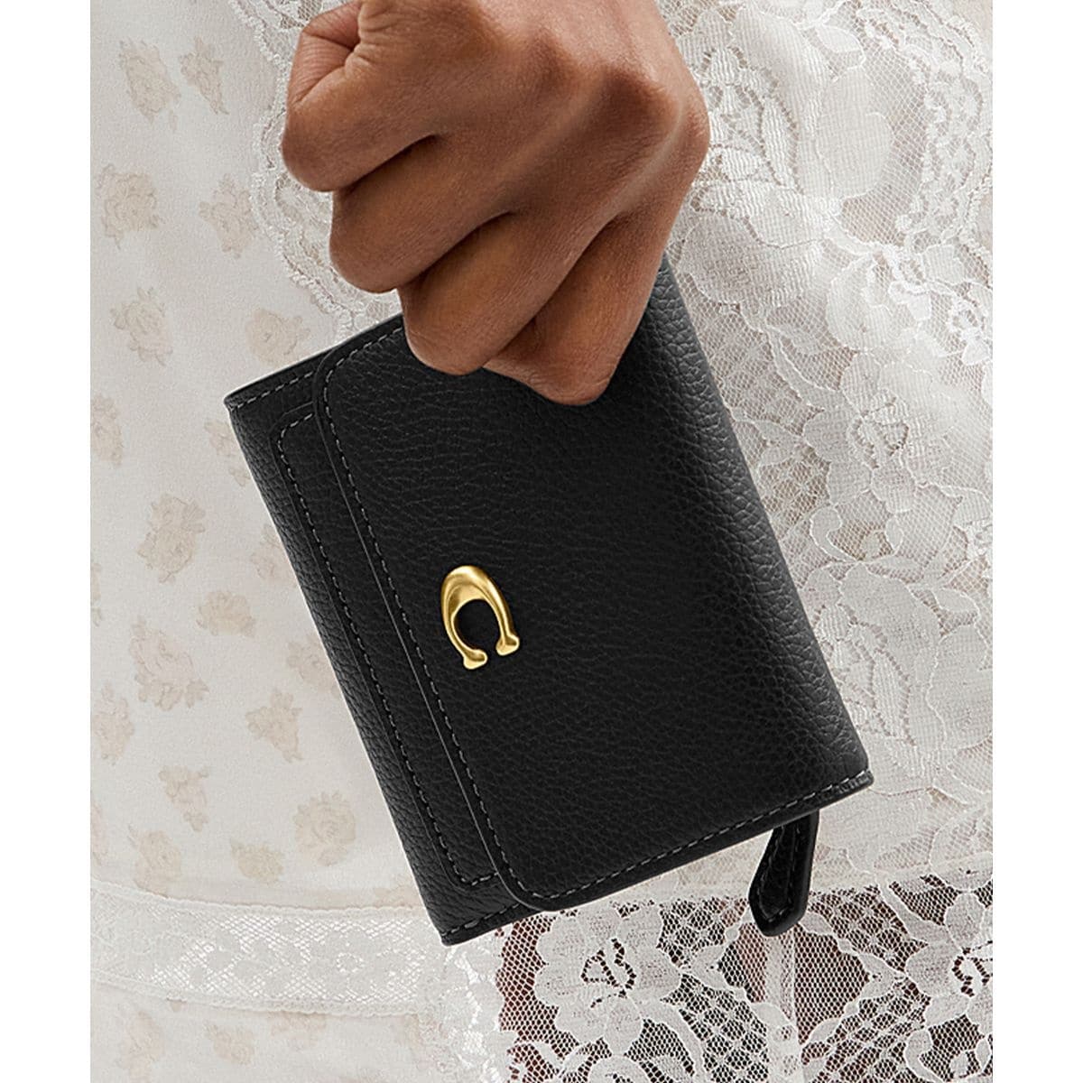 三つ折り【COACH】ミラ スモール フラップ ウォレット CAO14 公式】COACH – コーチ | ミラ スモール フラップ ウォレット