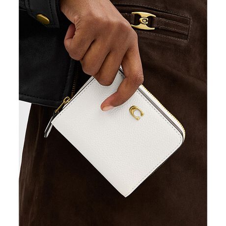 [^ԁFCD717 B4HA]rtH[h EHbg|bVh yu U[̓܂~jzBVOl`[ n[hEFAڂ܂B3ӂɑ傫JK|PbǵAV[gCtH̎[ɂ֗Ȏd؂tBXibvOƁA8w̃J[h|PbgƎDꂪL܂By؃u U[ɂāzŐV̋ZpgpNȂ߂Ɗ痿߂ŎdグA؃uG{XH{Rō̂vBN₩ȐFłBϋvAƉꂪڗɂ㎿ȑfނłBEuh̏㎿Ȋvɂ~jzE|bVh yu U[EJ[hXbg x 8EDEXibvJEOɃWbvtKEc9.5cm x 11cm x }`1.5cmgp̃p\RX}[gtH̉ʐݒ@ɂۂ̃J[ƈقȂČꍇ܂ByCOACHɂāz1941NɃj[[NőnO[ot@bVuhłBƋ@\˔R[`iɂ́AnNtg}Vbvוɂ܂łɍs͂Aō̎gSnƃX^C͂܂BR[`ւNVbN X^CƗDꂽNIeB́Aj[[N }nb^̃tgŁA80NȏOAŏ̃R[`̊viꂽɊmꂽ̂łB1941N̑nƂ璷NoĂh邪ȂR[`̖{BiAϋvA@\AX^Cƌl{uhƎxAWF_[XɎgfUCLxɂAMtgɂ߂łBNGCeBuEfBN^[̃X`A[gEB@[X̃rWƁÃz[^Ełj[[ŃAN󂯓piCN[VujAėEC鐸_ɃCXpCAAN炵悤ɁAîÂs܂B