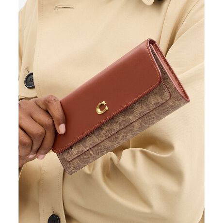 [^ԁFCAT55 B4XHG]~ O tbv EHbgEVOl`[ LoXꂽ@\IȃfUC͂̃~Bgɂ҂ȒzłBVOl`[ R[ebh LoXƃt@Ch J[t U[ŎdĂRpNgȃX^CɁAR[`́gCh̃n[hEFAڂ܂BOɂ͎g₷WbvJ̃}`tKBXibv{^JƁA8̃J[hXbgƎDꂪL܂Btbvɂ́A悭gIDJ[hɕ֗ȃq[[ J[hXbgBE uh̏㎿Ȋvɂ钷zE VOl`[ R[ebh LoXAt@Ch J[t U[E J[hXbg x 8E Di܂炸Ɏ[\jE XibvJE OɃWbvtKE c9cm x 19.5cm x }`1cmgp̃p\RX}[gtH̉ʐݒ@ɂۂ̃J[ƈقȂČꍇ܂ByCOACHɂāz1941NɃj[[NőnO[ot@bVuhłBƋ@\˔R[`iɂ́AnNtg}Vbvוɂ܂łɍs͂Aō̎gSnƃX^C͂܂BR[`ւNVbN X^CƗDꂽNIeB́Aj[[N }nb^̃tgŁA80NȏOAŏ̃R[`̊viꂽɊmꂽ̂łB1941N̑nƂ璷NoĂh邪ȂR[`̖{BiAϋvA@\AX^Cƌl{uhƎxAWF_[XɎgfUCLxɂAMtgɂ߂łBNGCeBuEfBN^[̃X`A[gEB@[X̃rWƁÃz[^Ełj[[ŃAN󂯓piCN[VujAėEC鐸_ɃCXpCAAN炵悤ɁAîÂs܂B