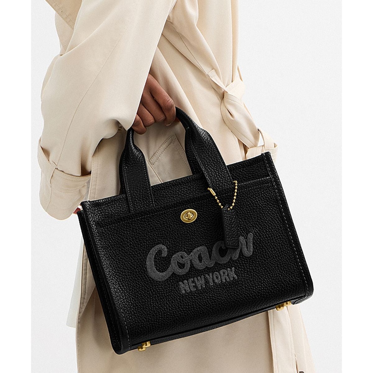 美品 COACH ターンロックイーディ チェーン トートバッグ c102