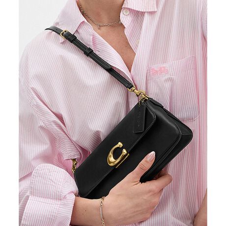 [^ԁFCAM16 B4BK]WFbg V_[ obO킸܂܂ȃV[Ŋ􂵂ĂAWFbg obOBt@Ch U[ŎdĂ_ȑ`̃tHɁAR[`́gCh̃n[hEFAڂ܂BX}[gtHTCY̎[͎d؂̂ȂfUCBEÕ|Pbgɏނ[ł܂Bt̃Xgbvg邱ƂŁA莝⌨|͂A΂ߊ|łg܂Byt@Ch J[t U[ɂāzNȂ߂̉񐔂𑝂₷Ƃɂ]Ȃ̂菜AyʂłߍׂdグvBȏɂA痿dグ̂ߑN₩ȃJ[\ł܂BJWAȃV[ɍœKȊvłBJEnChJ[t̂悤ɏ_炩ȕɎdグ邱Ƃł̂́AR[`̃U[Ntg}Vbv̎ł郌U[̉HZpɂ̂łBEuh̊młNtg}VbvŎdグV_[obOEt@Ch J[t U[EɃWbv |PbgEOɃ|PbgEXibvJAntEO\V[g XgbvA28cmEO\O XgbvA{̂܂ł̒54.5cmi|΂ߊ|2WAYdljEc11.5cm x 25cm x }`5cmEiPhone 15 Pro Maxi6.7C`j܂Ŏ[\gp̃p\RX}[gtH̉ʐݒ@ɂۂ̃J[ƈقȂČꍇ܂B