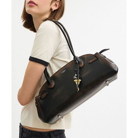 [^ԁFCBH45 LHPMZ]GpCA L[I[ obO 34Euh U[j[[ÑXsbggEmpire Carry AlliGpCA LI[jh ̐VȃVGbǵARpNgŒ߂̃`[u[Xgbv|CgBꂽ~j}ȃfBe[NXȃX^Cグ܂BuItH{ĉn̐F𕂂яオ点Ag񂾕̃o^[̂悤ɂƂƂOu^ U[ōグ܂BBe[Wӂ郋bN͂łBS[htHC̃SƁAꂽ~j}ȃfBe[NXȃX^Cグ܂B VGbg̃TCY34́ALXƂɑ@\|PbgMdi[\BhbO[VtXgbvɂ́AL[`F[|[`t܂BWbvgbvJ͏ɓ肱ތ`̂߁AAE^[uĎ^ԂƂł܂B߂ׂ̍nh́AɊ|ĂƎ܂܂BR[`̌ӂ`[ANZgY܂BEl̎ňЂƂJɉHꂽU[ANp悤Ȗ킢ƉAe܂ƂȂLȕ\oBׂĂ_̂̈قȂABꖳ̑݁B gLoved Leatheriuh U[jh ́A炵fAgقǂɐ[܂R[`̃Ntg}VbvobOłBE uh̊młNtg}VbvŎdグg[gobOE uIt Ou^ U[E ɑ@\|PbgE ɃhbO[V Nbvt[hE Wbv gbvJAntE nh{̂܂23cmE e x 4E c15.5cm x 34.5cm x }`12cmE z[\E d710ggp̃p\RX}[gtH̉ʐݒ@ɂۂ̃J[ƈقȂČꍇ܂B