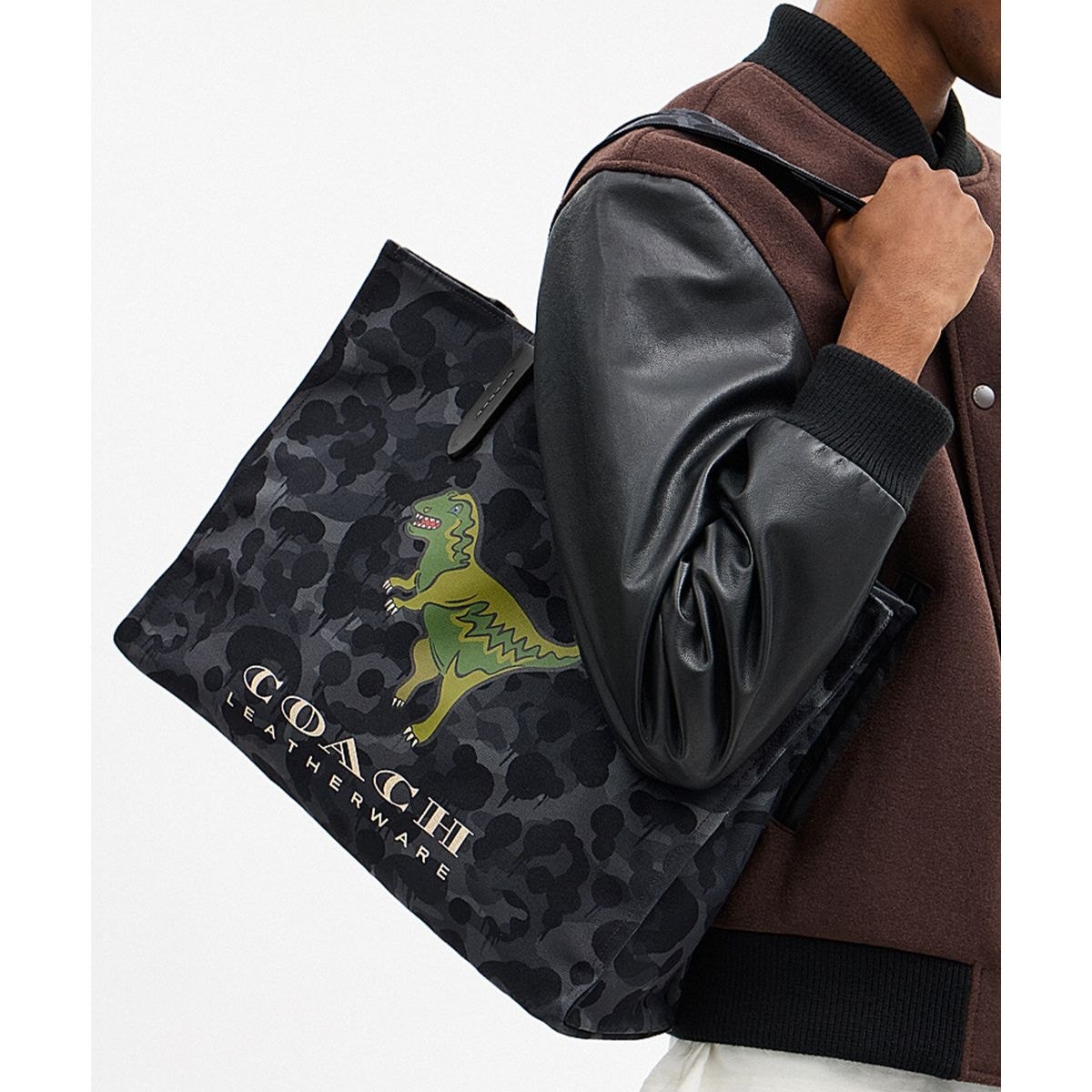 フィールド トート 22 シグネチャー シャンブレー | コーチ(COACH