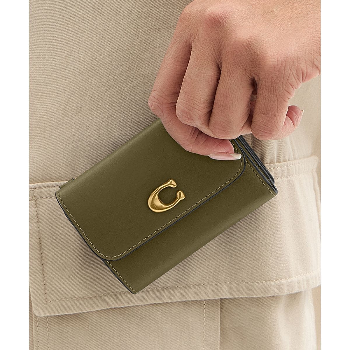 現行品✨【COACH】コーチ エッセンシャル スモール ホースアンドキャリッジ 公式】COACH – コーチ | エッセンシャル スモール ジップ
