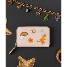 コーチ(COACH)のエッセンシャル スモール ジップ アラウンド カード ケース・ステッカー プリント
