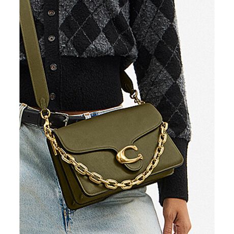 [^ԁFCY919 B4OL]`F[ ^r[ V_[ obO1970NA[JCuĂR[` fUC_ɎdグAACRobOgTabbyi^r[jhBق̂Ȍ̂_炩OC U[ōグAgCh̃n[hEFÃobOłBz鏬ԂȃTCY̓ɂ́Aڂ₷d؂|PbgtBOɂ͏oꂵ₷Wbv |PbgĂ܂BXeBb`{GKgȃ`F[N Xgbvt΃obO̕\Kbƃ`FWBANZT[oŃobO̎Oɐ炷̂͂AV[g U[XgbvAU[ NX{fB Xgbv3ނ̕t̃Xgbvg΁A莝͂A|΂ߊ|̃nYt[X^Cłg܂BEuh̊młNtg}VbvŎdグV_[obOE\tg OC U[EɃXibvt|PbgA@\|PbgEOɃWbv |PbgEXibvJAntEO\`F[ XgbvA{̂܂ł̒19.5cmEO\V[g XgbvA{̂܂ł̒19.5cmEO\O XgbvA{̂܂ł̒54.5cmi|΂ߊ|2WAYdljEc17cm x 26cm x }`9cmEz[\Ed900ggp̃p\RX}[gtH̉ʐݒ@ɂۂ̃J[ƈقȂČꍇ܂BJ[͊Ǘp̕\LłA^O̕\LƈقȂĂ܂B