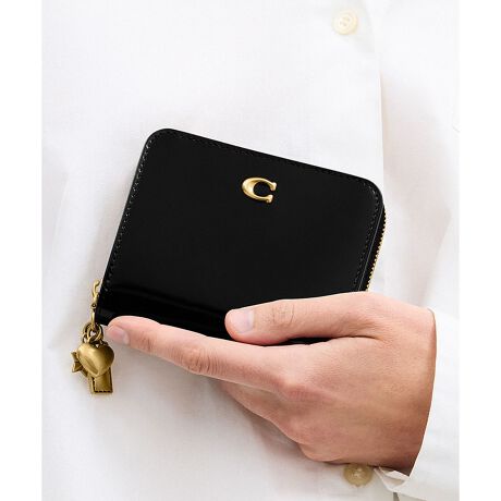 [^ԁFCCD79 B4BK]GbZV rtH[h EHbgE`[򊴂̂XpbcH[g U[̓܂~jzB3ӂɑ傫JK|PbǵAV[gCtH̎[ɂ֗Ȏd؂tBR[`́gCh̃n[hEFAڂVGbgɁAACRjbNȃ`[VѐSY܂BXibvOƁA8w̃J[hXbgƎDꂪL܂ByXpbcH[g U[z_炩炩ȃ^b`̃C^AtOC XpbcH[g U[BEl̃Xv[ZpɂĎA݂Ɖŝ򊴂io܂BEuh̏㎿Ȋvɂ~jzEXpbcH[g U[EJ[hXbg x 8EDEXibvJEOɃWbvtKEc9.5cm x 11cm x }`1.5cmgp̃p\RX}[gtH̉ʐݒ@ɂۂ̃J[ƈقȂČꍇ܂BJ[͊Ǘp̕\LłA^O̕\LƈقȂĂ܂ByCOACHɂāz1941NɃj[[NőnO[ot@bVuhłBƋ@\˔R[`iɂ́AnNtg}Vbvוɂ܂łɍs͂Aō̎gSnƃX^C͂܂BWF_[XɎgfUCLxɑAMtgł̂qlɂIтĂ܂BNGCeBuEfBN^[̃X`A[gEB@[X̃rWƁÃz[^Ełj[[ŃAN󂯓piCN[VujAėEC鐸_ɃCXpCAAN炵悤ɁAîÂs܂B