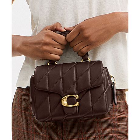 [^ԁFCCC12 B4MPL]^r[ gbv nh obOELeBO1970NA[JCuĂR[` fUC_ɎdグAACRobOgTabbyi^r[jh̃gbvnh o[WBLeBOH{ibp U[ɃQ[W nhYAgCh̃n[hEFÃobOłBtF~jȃVGbg̊OɃI[v|PbgAKioꂵ₷[Bt̃`F[ XgbvtΌ|΂ߊ|łg܂Byibp U[ɂāzv̒łQ𔲂ď_炩Ƃqrvgpibp U[ByăLׂAȂ₩ŏ_炩G肪łBɕۉƂAǎȃU[ƂčFmxւ܂BEuh̊młNtg}VbvŎdグnhobOEibp U[EJ[hXbg x 1EvbVbNJAU[ntEnh{̂܂7.5cmEOɃ|PbgEO\`F[ XgbvA{̂܂ł̒52cmi|΂ߊ|2WAYdljEc14cm x 19cm x }`9.5cmEiPhone 15 Pro Maxi6.7C`j܂Ŏ[\Ed420ggp̃p\RX}[gtH̉ʐݒ@ɂۂ̃J[ƈقȂČꍇ܂BJ[͊Ǘp̕\LłA^O̕\LƈقȂĂ܂ByCOACHɂāz1941NɃj[[NőnO[ot@bVuhłBƋ@\˔R[`iɂ́AnNtg}Vbvוɂ܂łɍs͂Aō̎gSnƃX^C͂܂BWF_[XɎgfUCLxɑAMtgł̂qlɂIтĂ܂BNGCeBuEfBN^[̃X`A[gEB@[X̃rWƁÃz[^Ełj[[ŃAN󂯓piCN[VujAėEC鐸_ɃCXpCAAN炵悤ɁAîÂs܂B