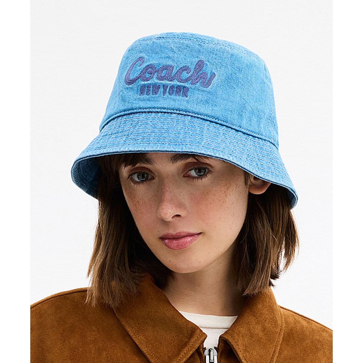 コーチ スクリプト エンブロイダード デニム バケット ハット | コーチ