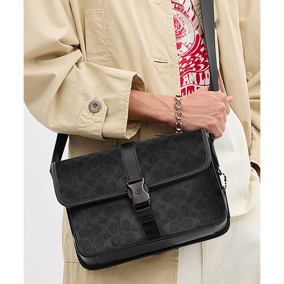 リーグ メッセンジャー バッグ・シグネチャー キャンバス | コーチ