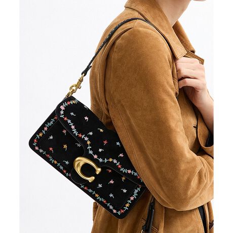 [^ԁFCCW94 B4BK]^r[ V_[ obO 26EfCeB[ GuC_[1970NA[JCuĂR[` fUC_ɎdグAACRobOgTabbyi^r[jhBLȏ_炩G̃i` OC U[łƍグAgCh̃n[hEFÃobOłBzTCY̓ɂ͎d؂|PbgtBڂ₷gqɂȂSz܂BÕWbv|Pbgɂ͕Kioꂵ₷[BnhănhobOƂāAt̃XgbvtΌ|΂ߊ|2WAYłg܂BEXG[hAi` OC U[EɃXibv |PbgA@\|PbgEOɃWbv |PbgEXibvJAU[ntEO\V[g XgbvA{̂܂ł̒24cmEO\O XgbvA{̂܂ł̒54.5cmi|΂ߊ|2WAYdljEc14cm x 25.5cm x }`6.5cmEz[\Ed620ggp̃p\RX}[gtH̉ʐݒ@ɂۂ̃J[ƈقȂČꍇ܂BJ[͊Ǘp̕\LłA^O̕\LƈقȂĂ܂ByCOACHɂāz1941NɃj[[NőnO[ot@bVuhłBƋ@\˔R[`iɂ́AnNtg}Vbvוɂ܂łɍs͂Aō̎gSnƃX^C͂܂BWF_[XɎgfUCLxɑAMtgł̂qlɂIтĂ܂BNGCeBuEfBN^[̃X`A[gEB@[X̃rWƁÃz[^Ełj[[ŃAN󂯓piCN[VujAėEC鐸_ɃCXpCAAN炵悤ɁAîÂs܂B