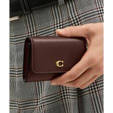 エッセンシャル フラップ カード ケース