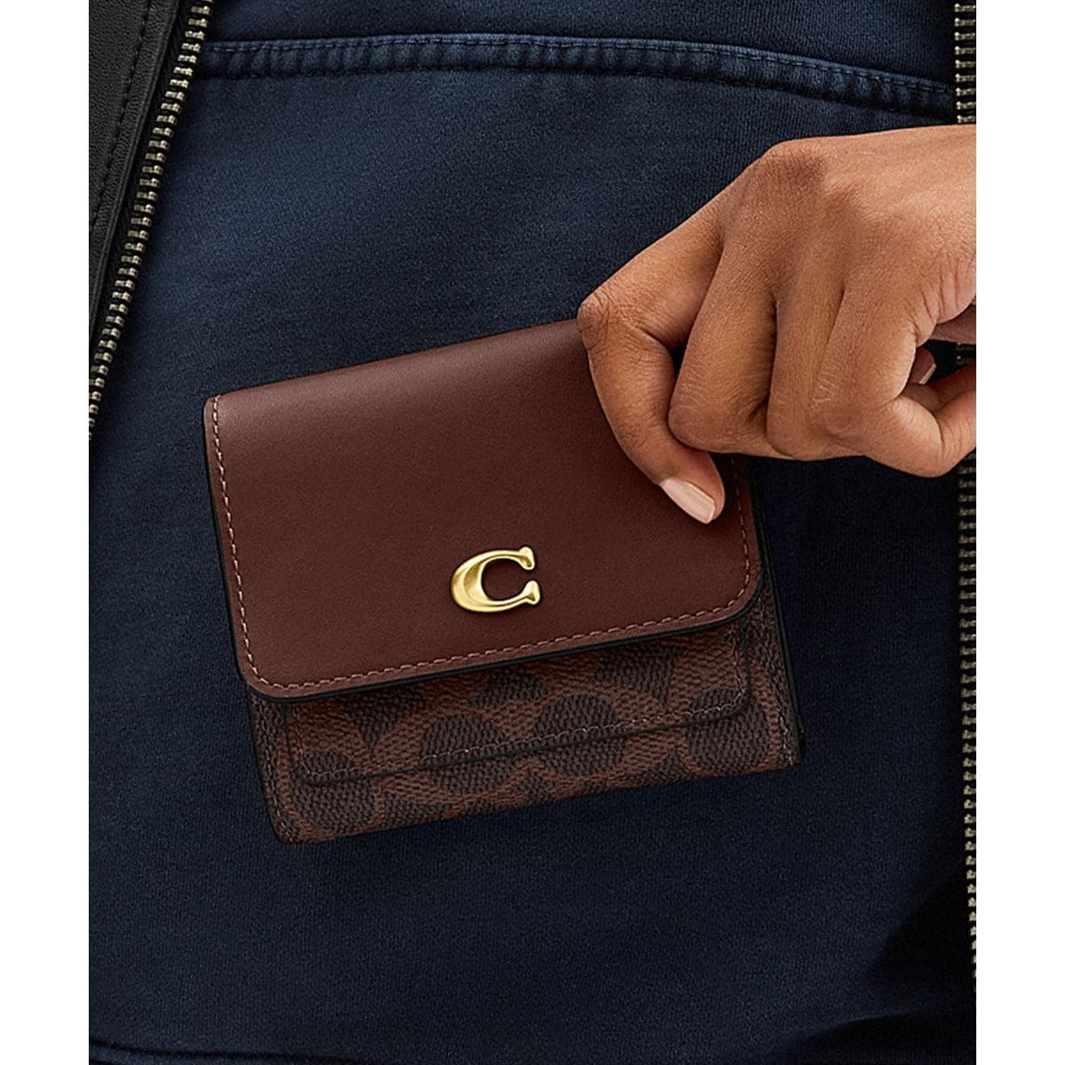 COACH ミラ スモール フラップ ウォレット・シグネチャー キャンバス COACH｜【公式】ミラ スモール フラップ ウォレット・シグネチャー
