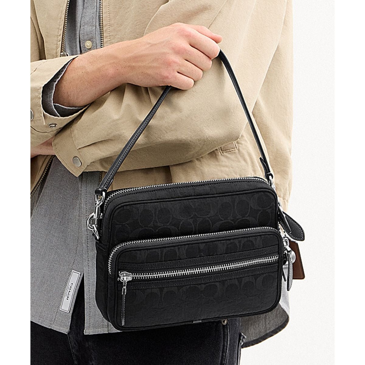 ダコタ クロスボディ バッグ・シグネチャー ナイロン | コーチ(COACH