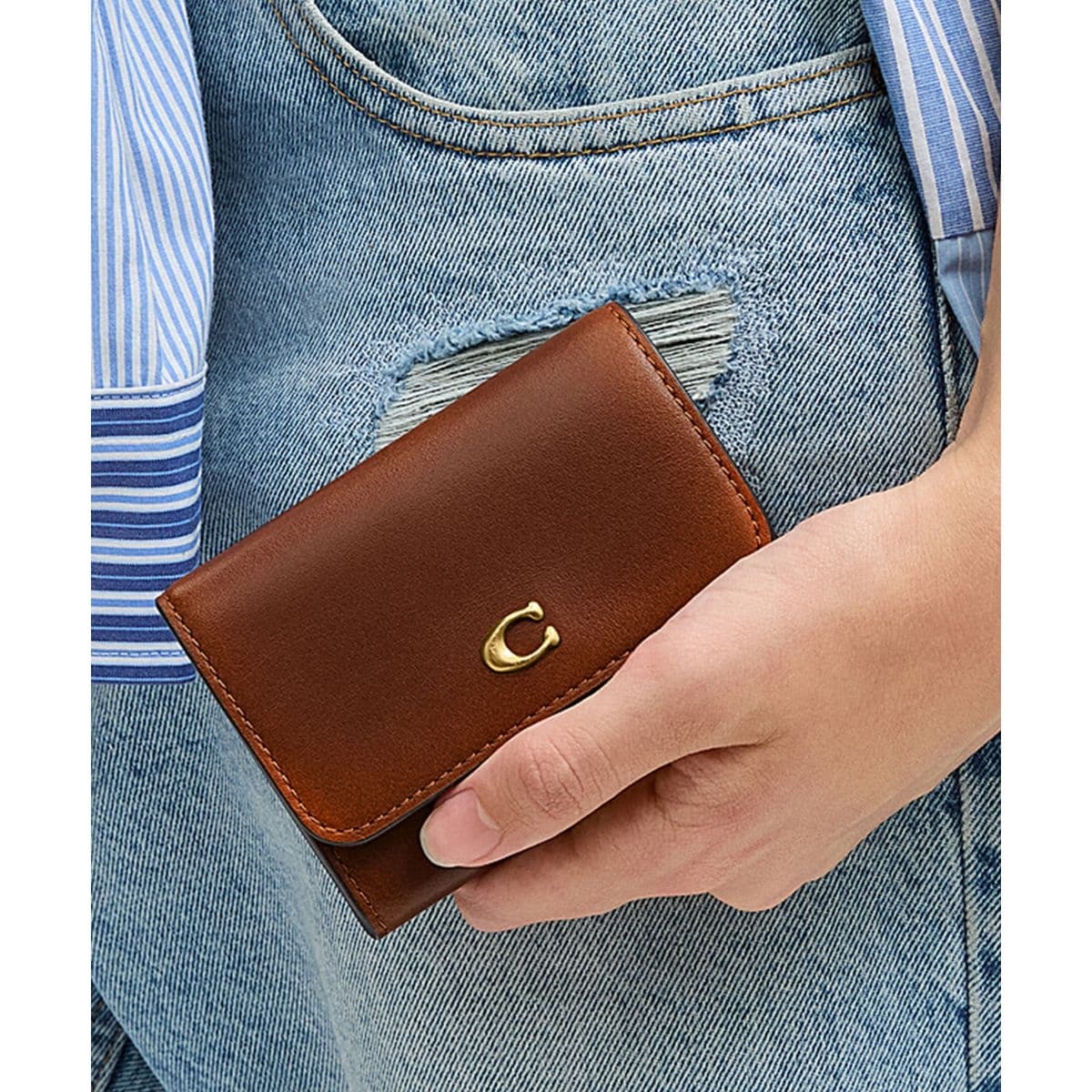 【 新品未使用 】 COACH コーチ フラップカードケース 名刺入れ レザー エッセンシャル フラップ カード ケース・ラブド レザー | コーチ