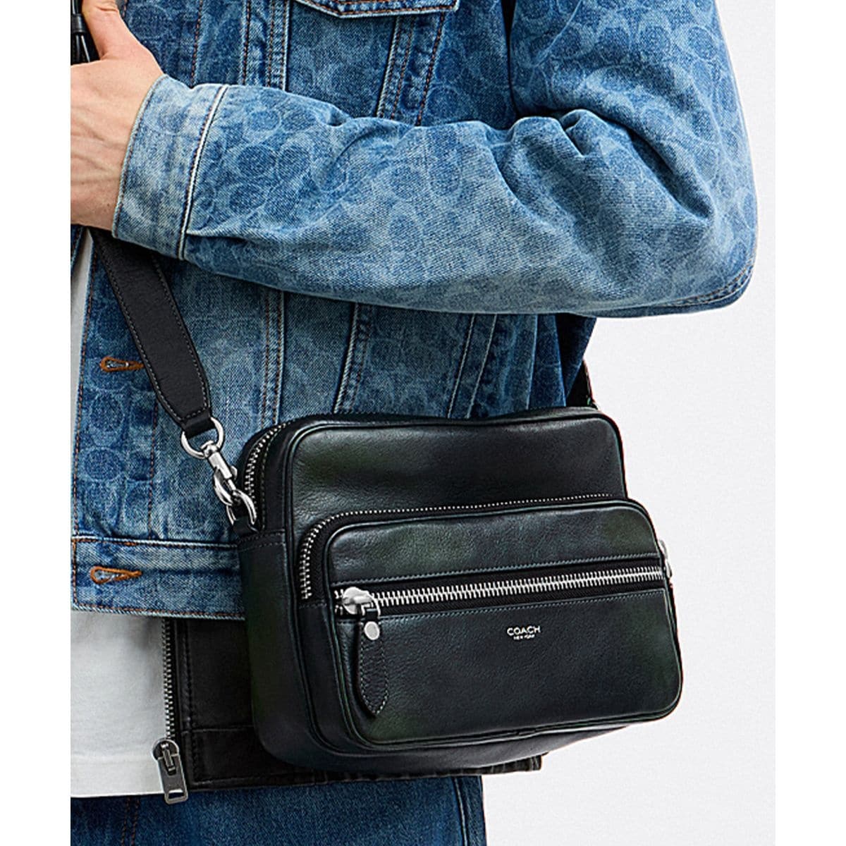 コーチ(COACH) メンズ ショルダーバッグ・メッセンジャーバッグ の一覧