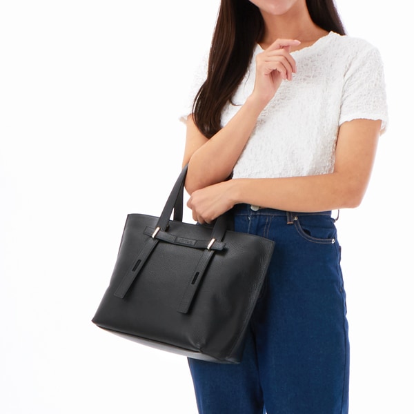 再入荷アイテム M MICHELLE ホーボーバッグ フルラ(FURLA | C/TRACOLLA バッグ