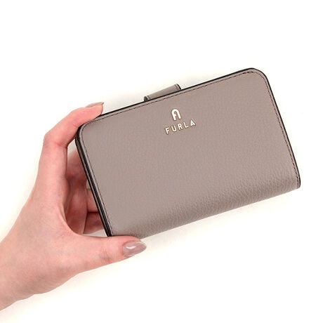 [^:8050597587622]ǂȃobOɂƎ܂~j}ȃfUC̃t JA(Furla Camelia) RpNgEHbgBۂ݂ттR[i[ƃGKgȃCۓIȃ\tgȃOCU[̍źADAJ[hAID[łXy[XĂ܂B- ɃNWbgJ[hp|Pbgx10- ɂDpRp[gg- ɃTCh|Pbgx4- Ƀt@Xi[RC|Pbg- vXX^bYJ- tgɃp`OH̃~j uhSƃA[`S̓ťICXgAłBSȂǈꕔ̎dlʐ^ƈقȂꍇ܂B炩߂Bi͂̍ۂ̔[íAグؖ鏑ނƂĕۏ؏ƂƂɑ؂ɕۊǂĂBiCȂǂ̍ۂɕKvƂȂ܂j