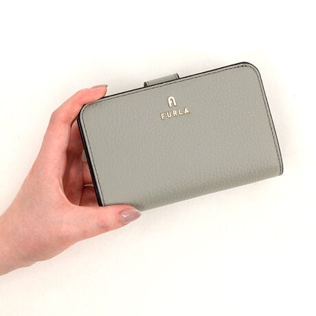 [^:8050597587639]ǂȃobOɂƎ܂~j}ȃfUC̃t JA(Furla Camelia) RpNgEHbgBۂ݂ттR[i[ƃGKgȃCۓIȃ\tgȃOCU[̍źADAJ[hAID[łXy[XĂ܂B- ɃNWbgJ[hp|Pbgx10- ɂDpRp[gg- ɃTCh|Pbgx4- Ƀt@Xi[RC|Pbg- vXX^bYJ- tgɃp`OH̃~j uhSƃA[`S̓ťICXgAłBSȂǈꕔ̎dlʐ^ƈقȂꍇ܂B炩߂Bi͂̍ۂ̔[íAグؖ鏑ނƂĕۏ؏ƂƂɑ؂ɕۊǂĂBiCȂǂ̍ۂɕKvƂȂ܂j