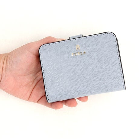 [^:8050597587653]̂OCdグ̃vgU[gpAt JA(Furla Camelia) EHbgBRpNgȃfUCŁAobOɂƎ܂܂BɃ|PbgƃRp[gg𕡐AJ[h[ł2܂złB- ɃNWbgJ[hp|Pbgx6- ɃTCh|Pbgx4- ɂDpRp[gg- Ƀt@Xi[RC|Pbg- vXX^bYJ- tgɃp`OH̃uhSƃA[`S̓ťICXgAłBSȂǈꕔ̎dlʐ^ƈقȂꍇ܂B炩߂Bi͂̍ۂ̔[íAグؖ鏑ނƂĕۏ؏ƂƂɑ؂ɕۊǂĂBiCȂǂ̍ۂɕKvƂȂ܂j