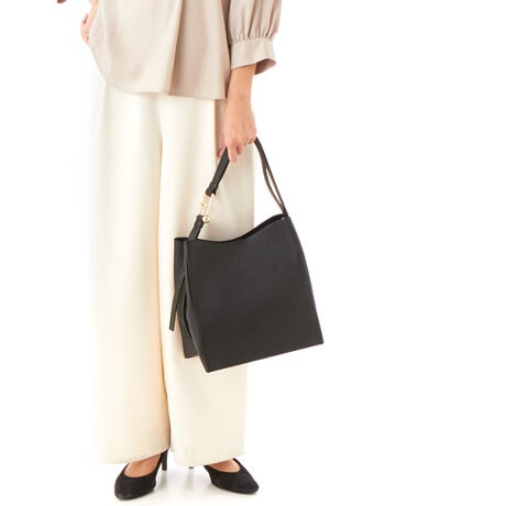 [^:8050597503349]㎿ȃOCU[gpARpNgȏc^̃t kH(Furla Nuvola) oPbgobOBI[vX^C̓ɂ́AKiSĎ^ׂ悤|Pbg𕡐Ă܂BIŃ~j}ȃfUCĂVfUC̃t A[` n[hEFAɂAfނ̃V_[Xgbv𒲐߂ĂD݂̃X^Cłg܂B<br> <br>- ɃI[v|Pbgx2 <br>- Ƀt@Xi[|Pbg <br>- }Olbg{^J <br>- obNɃG{XH̃uhS̓ťICXgAłBSȂǈꕔ̎dlʐ^ƈقȂꍇ܂B炩߂Bi͂̍ۂ̔[íAグؖ鏑ނƂĕۏ؏ƂƂɑ؂ɕۊǂĂBiCȂǂ̍ۂɕKvƂȂ܂j