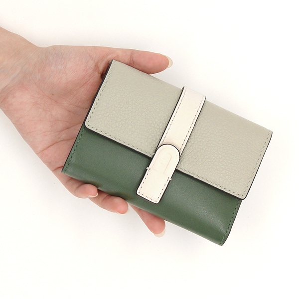 【極美品】フルラ FURLA GRAZIA M COMPACT WALLET FURLA フルラ GRAZIA M COMPACT WALLET レザー ウォレット 三