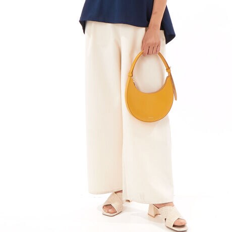 [^:WE00649-AX0733]- ɃNWbgJ[hIDJ[hp|Pbgx3- cCXgbNVXet߉\ȃV_[Xgbv- 㕔Ƀt@Xi[J- tgɃuhS̃vgKi傤ǎ܂@\Iȃt fcBA(Furla Delizia) ~j V_[obOBGKXۗn[t[VFCvB\tgłȂ₩ȃU[gpAƂ\ɎdグĂ܂BXgbv͒̒߂\ŁAV_[obOƂĂnhobOƂĂg܂B̓ťICXgAłBCAt^[T[rXɂ܂ẮA}CJX^}T|[gZ^[ւABؖ͑؂ɕۊǂĂBiC̍ۂɕKvƂȂ܂jSȂǈꕔ̎dlʐ^ƈقȂꍇ܂B炩߂B