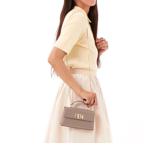 [^:WE00423-ARE000]̓ťICXgAłBCAt^[T[rXɂ܂ẮA}CJX^}T|[gZ^[ւABؖ͑؂ɕۊǂĂBiC̍ۂɕKvƂȂ܂jSȂǈꕔ̎dlʐ^ƈقȂꍇ܂B炩߂B