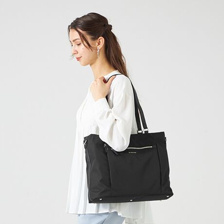 [^:B01-03-03]rWlXV[ɕ֗ȁAVvŌyʂȃg[gobOB\nɑϐAϋvɗDꂽR[fА̃|GXengpBiȌ򂪃JWAA킹₷ȂĂ܂Bwʂɂ̓X[cP[X̃nhɐݒułxgtŁAõobOƂĂB|Pbg͍v13ƑzĂA𐮗ڂĎ[邱Ƃ\łB̃xgt|Pbg̓NbVcĂ邽߁Aނ^ubg̎^тɍœKBtɂ̓TCNU[gpɂzobOłBOct@Xi[|Pbg~3@cI[v|Pbg~6At@Xi[|Pbg~1ANbVcxgt|Pbg~1Ay|Pbg~2V_[Xgbv͎O\łBƖ̊֌WɂAۂFČꍇ܂B܂p\REX}[gtHȂǂ̊ɂA኱iƉ摜̃J[قȂꍇ܂B\߂B