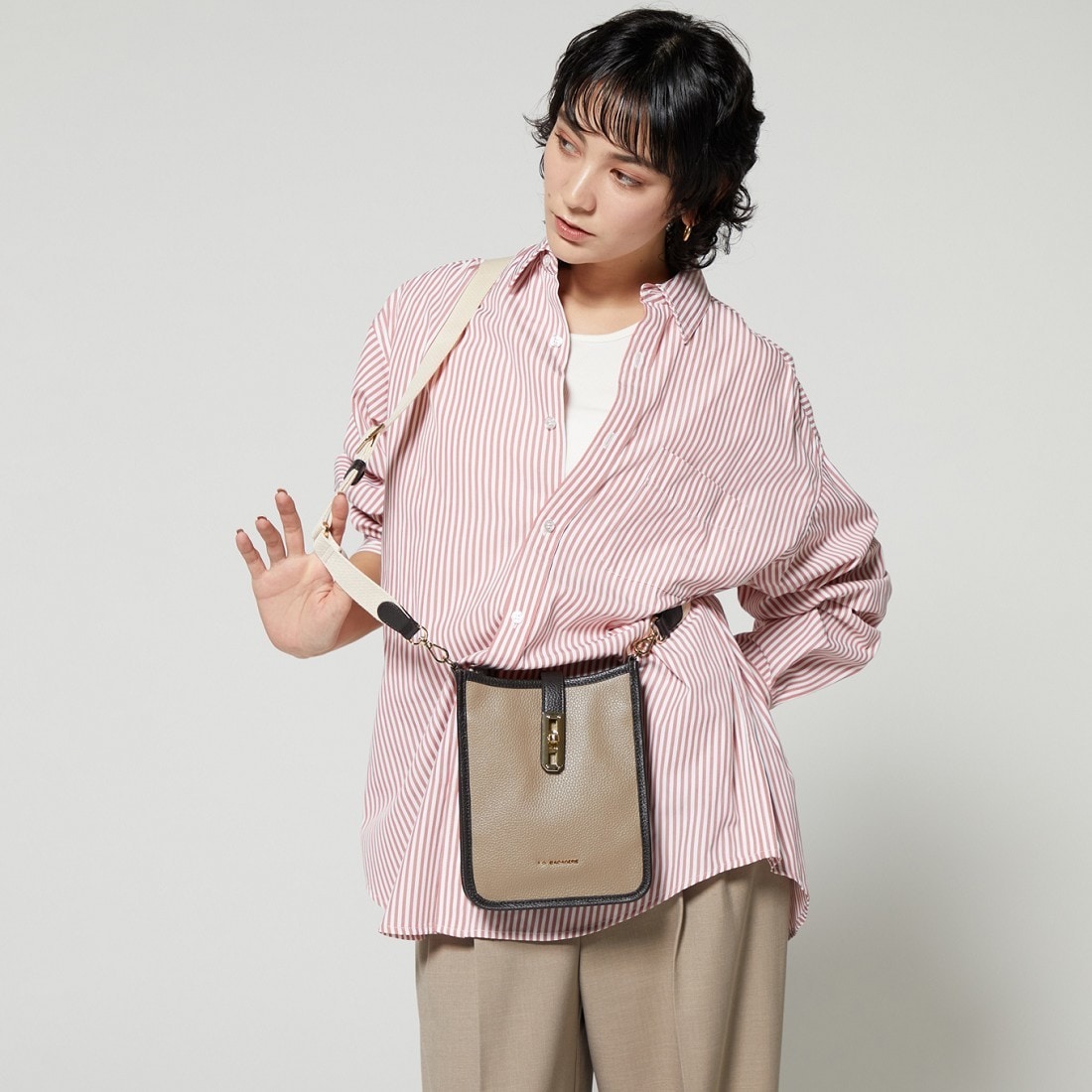 スクエアレザーミニショルダーバッグ | ラ バガジェリー(LA BAGAGERIE