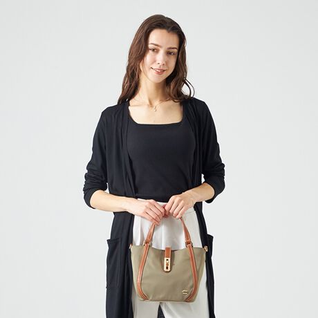 [^:B0077-01]RƂtHڂobOBt̃V_[t\Ȃ̂2WAYły݂܂B͉ו̎d₷3w\B3w̐^񒆁ACw̓t@Xi[ł̊JɂȂybg{gɂĎ[łTCYɂȂ܂BC̃iCfނɂ͝H{̗̂pĂAʂ̉J≘ɂACeBiƎ[́A@\˔Ă邽߁Ag炨oɂsb^ȃACełBcI[v|Pbg~3,t@Xi[|Pbg~1,I[v|Pbg~2H{fނgpĂ܂ADt@Xi[ȂǂZ\܂B܂AH͉ivIȂ̂ł͂܂̂łӂBƖ̊֌WɂAۂFČꍇ܂B܂p\REX}[gtHȂǂ̊ɂA኱iƉ摜̃J[قȂꍇ܂B\߂B