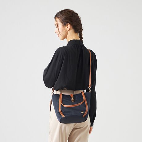 [^:B0077-02]RƂtHڂg[gobOBt̃V_[t\Ȃ̂łQWAYły݂܂B͉ו̎d₷3w\BCw̓t@Xi[ł̊JɂȂ邽߁AGKgȂЂ˂̃fUCy݂ȂMdi͈SɎ[łACeƂȂ܂BC̃iCfނɂ͝H{ĂAg炨o܂ŕLV[Ŋ􂵂Ă܂BcI[v|Pbg~3,t@Xi[|Pbg~1,I[v|Pbg~2H{fނgpĂ܂ADt@Xi[ȂǂZ\܂B܂AH͉ivIȂ̂ł͂܂̂łӂBƖ̊֌WɂAۂFČꍇ܂B܂p\REX}[gtHȂǂ̊ɂA኱iƉ摜̃J[قȂꍇ܂B\߂B