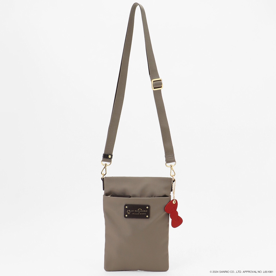 LA BAGAGERIE×HELLO KITTY】リボンチャーム付き スクエアポシェット